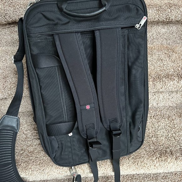 Victorinox X-Large Black Ballistic Nylon Expandable Laptop Briefcase /Backpack. - Picture 11 of 15
